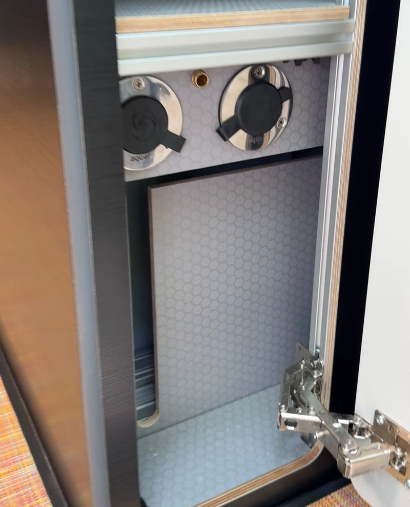 Load image into Gallery viewer, Aquor water connections for tank fill and rear shower
